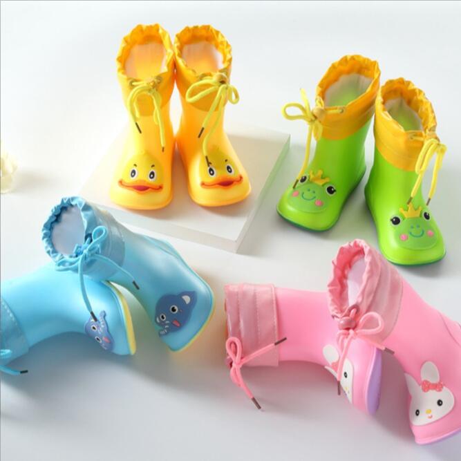 Kids Outdoor Net - รองเท้าบูทหน้าฝนเด็กผู้ชายเด็กผู้หญิงสีทึบกันน้ำรองเท้าบูทหน้าฝนสวมใส่สบายรองเท้ากันน้ำกันลื่นทนทานสำหรับกลางแจ้งของเด็ก
